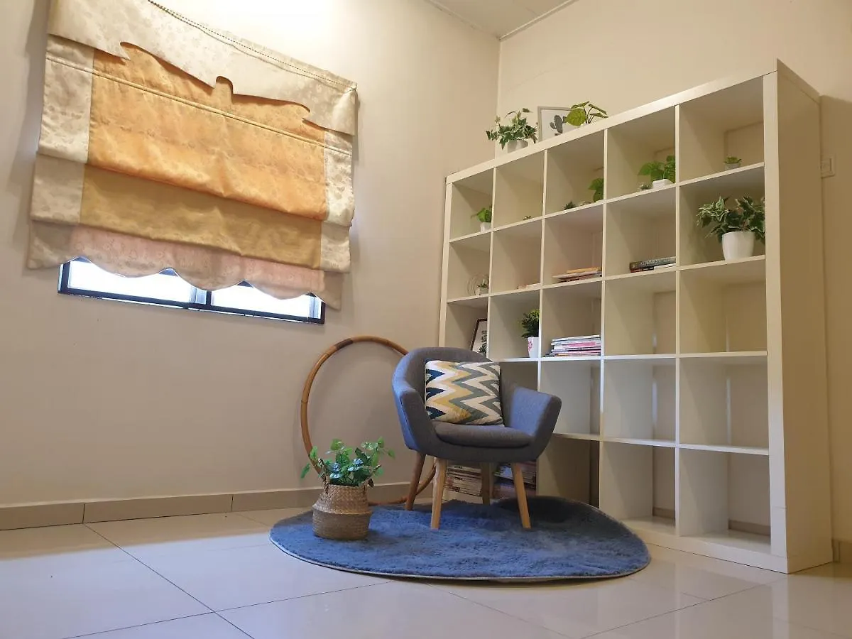 Airport Garden Stay #Corner Hoise 5 Rooms #Free Wifi #Parking #Tv Chanel Shah Alam Villa