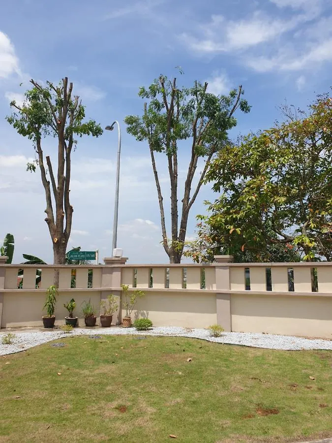Airport Garden Stay #Corner Hoise 5 Rooms #Free Wifi #Parking #Tv Chanel Shah Alam Villa