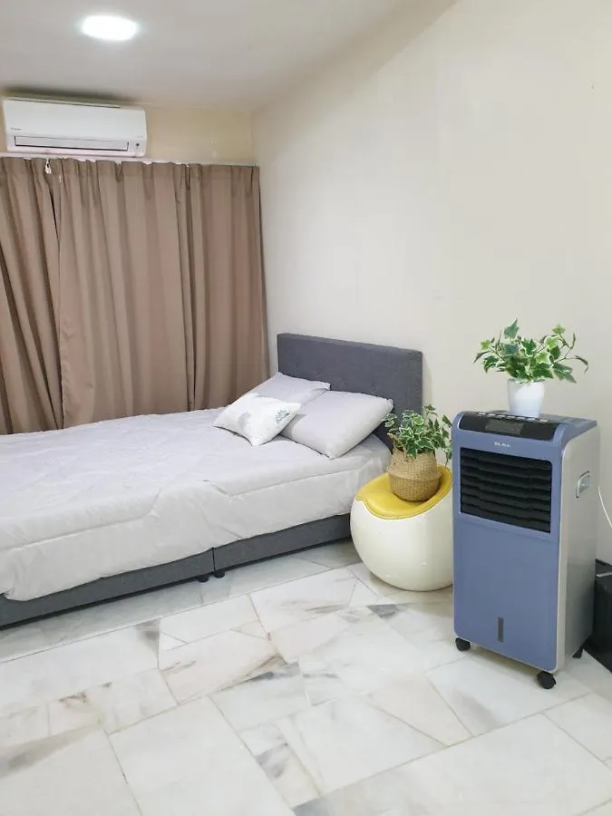Villa Airport Garden Stay #Corner Hoise 5 Rooms #Free Wifi #Parking #Tv Chanel Shah Alam