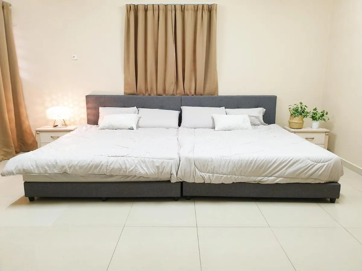 Villa Airport Garden Stay #Corner Hoise 5 Rooms #Free Wifi #Parking #Tv Chanel Shah Alam