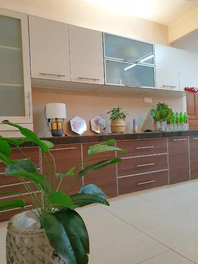 Villa Airport Garden Stay #Corner Hoise 5 Rooms #Free Wifi #Parking #Tv Chanel Shah Alam