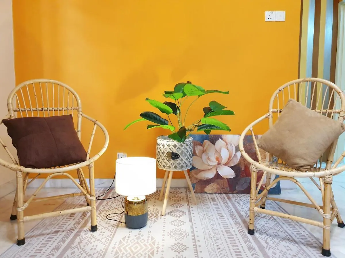 Airport Garden Stay #Corner Hoise 5 Rooms #Free Wifi #Parking #Tv Chanel Shah Alam Villa
