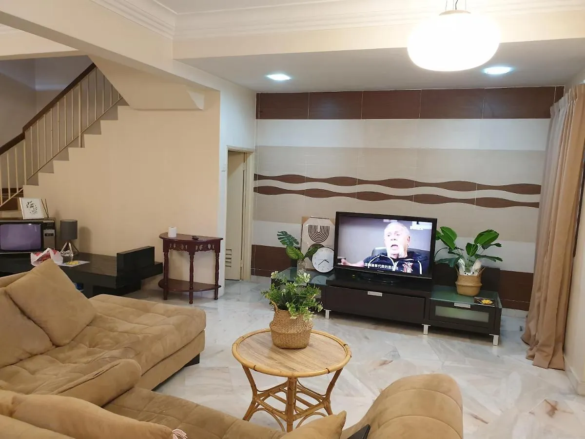 Villa Airport Garden Stay #Corner Hoise 5 Rooms #Free Wifi #Parking #Tv Chanel Shah Alam